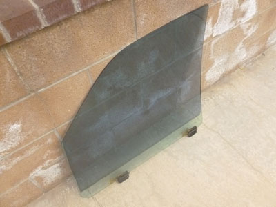 1998 Ford Expedition XLT -  Door Window Glass Front Right2